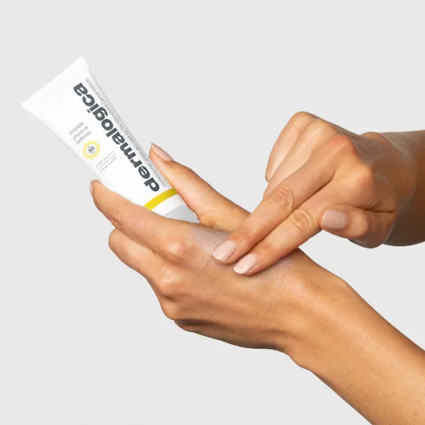 Invisible Physical Defense Sunscreen SPF 30 - Image 3